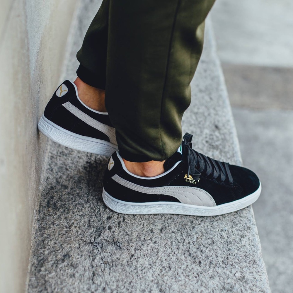 NWT Puma Suede Black Classic Sneakers 🖤
